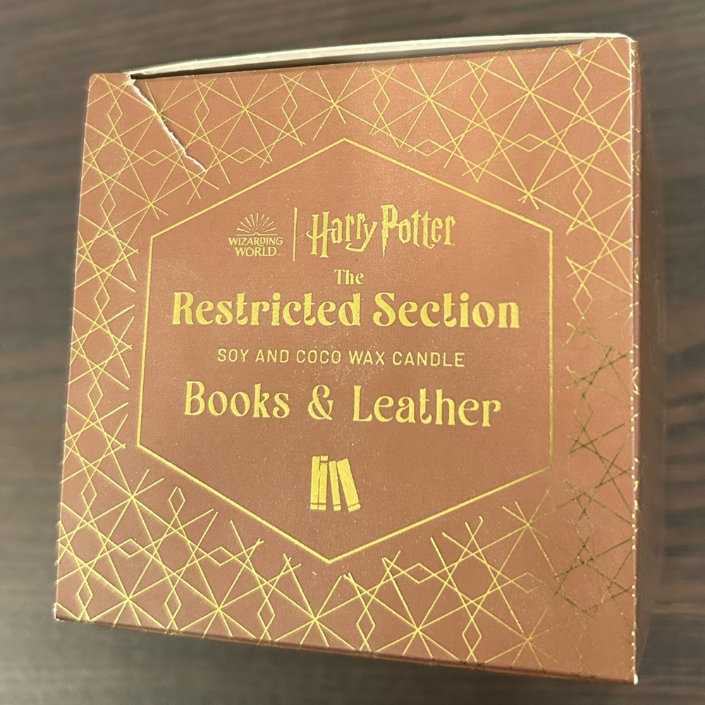 Harry Potter: The Restricted Section Scented Candle [Barnes and Noble Exclusive] - Picture 5 of 10